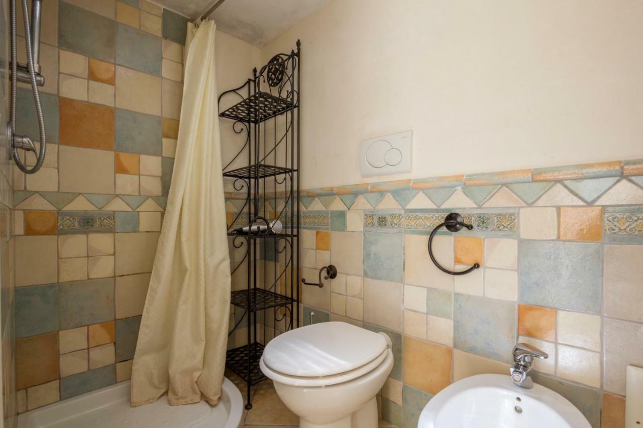 Explore The Historic City On Foot From An Old Town House Lecce Exterior photo